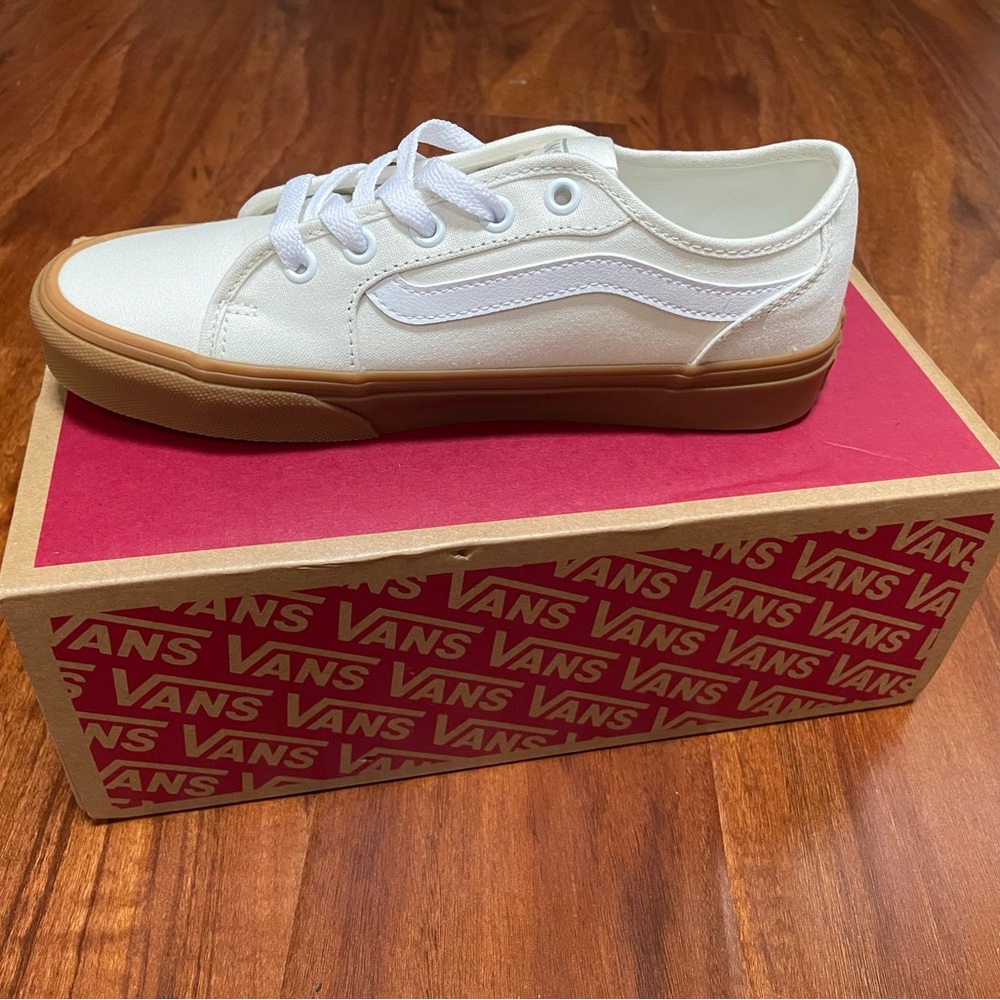 BRAND NEW - Vans Marshmallow Canvas Sneakers with Gum Sole - NWT - Picture 2 of 10